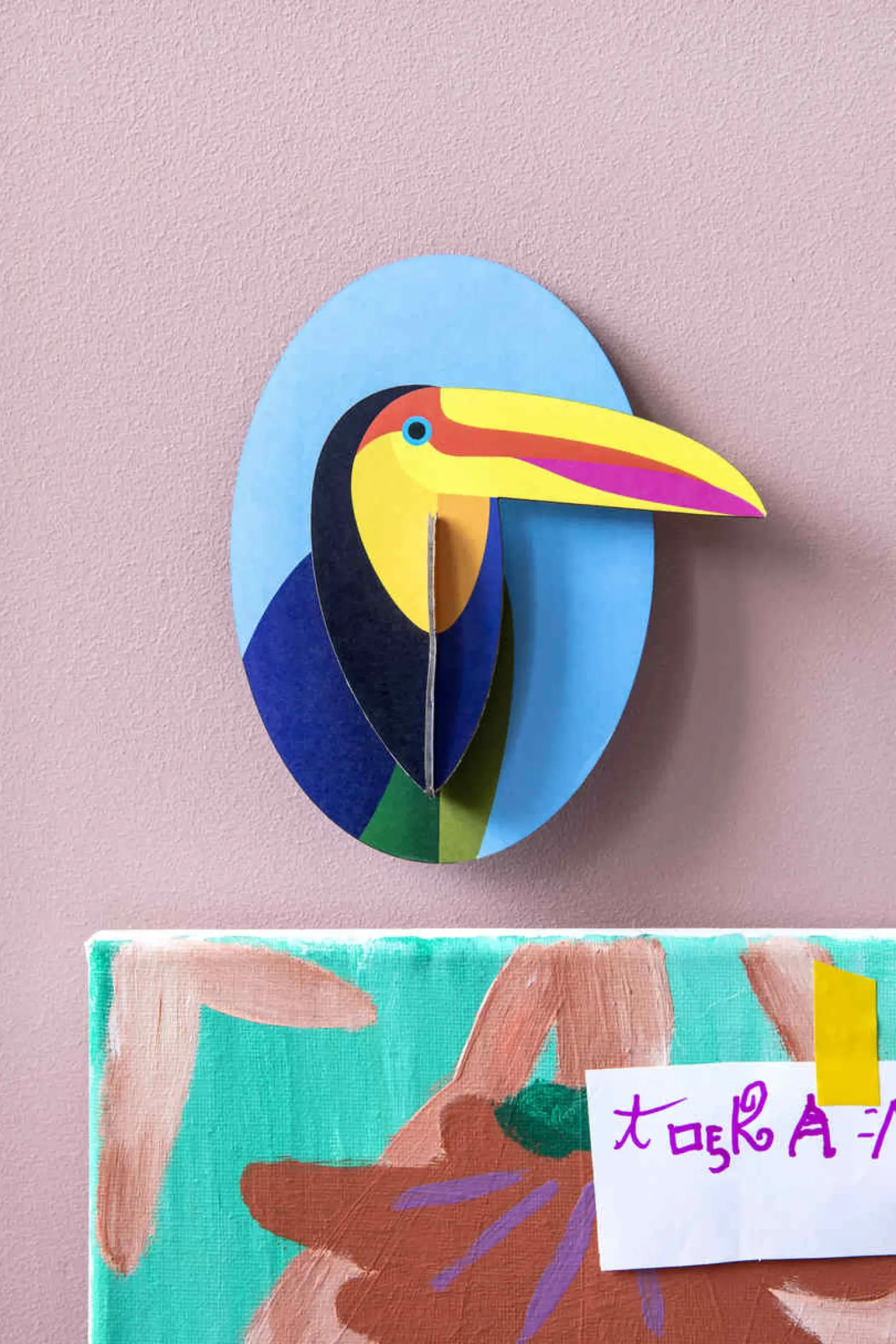 Wanddeko Papier 'Leuchtender Tukan'