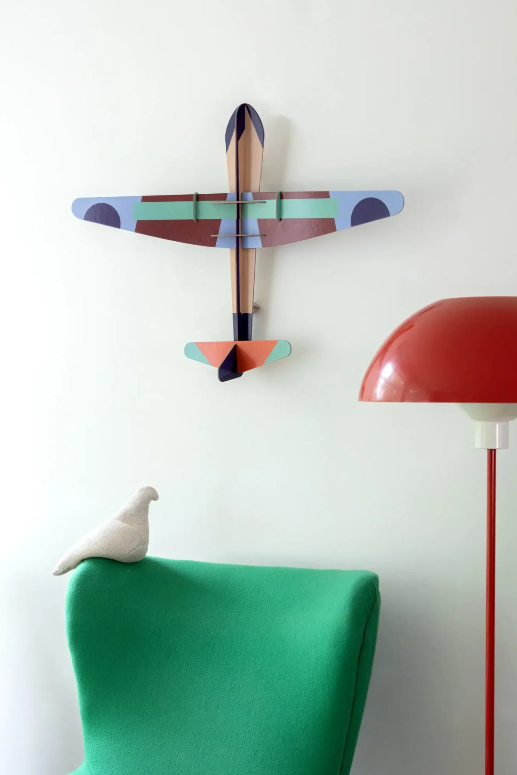 Wanddeko Papier 'Leuchtendes Papierflugzeug'