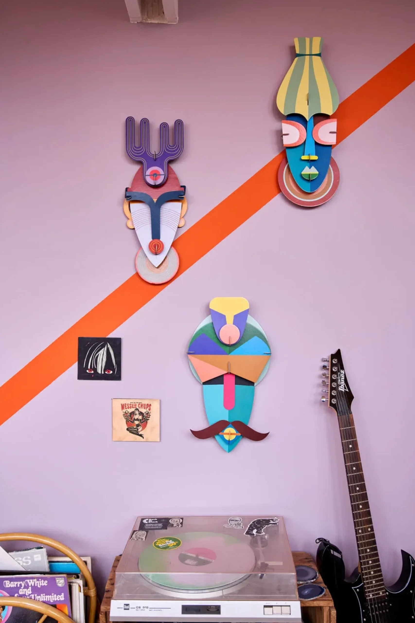 Wanddeko Papier 'Mumbai-Maske'