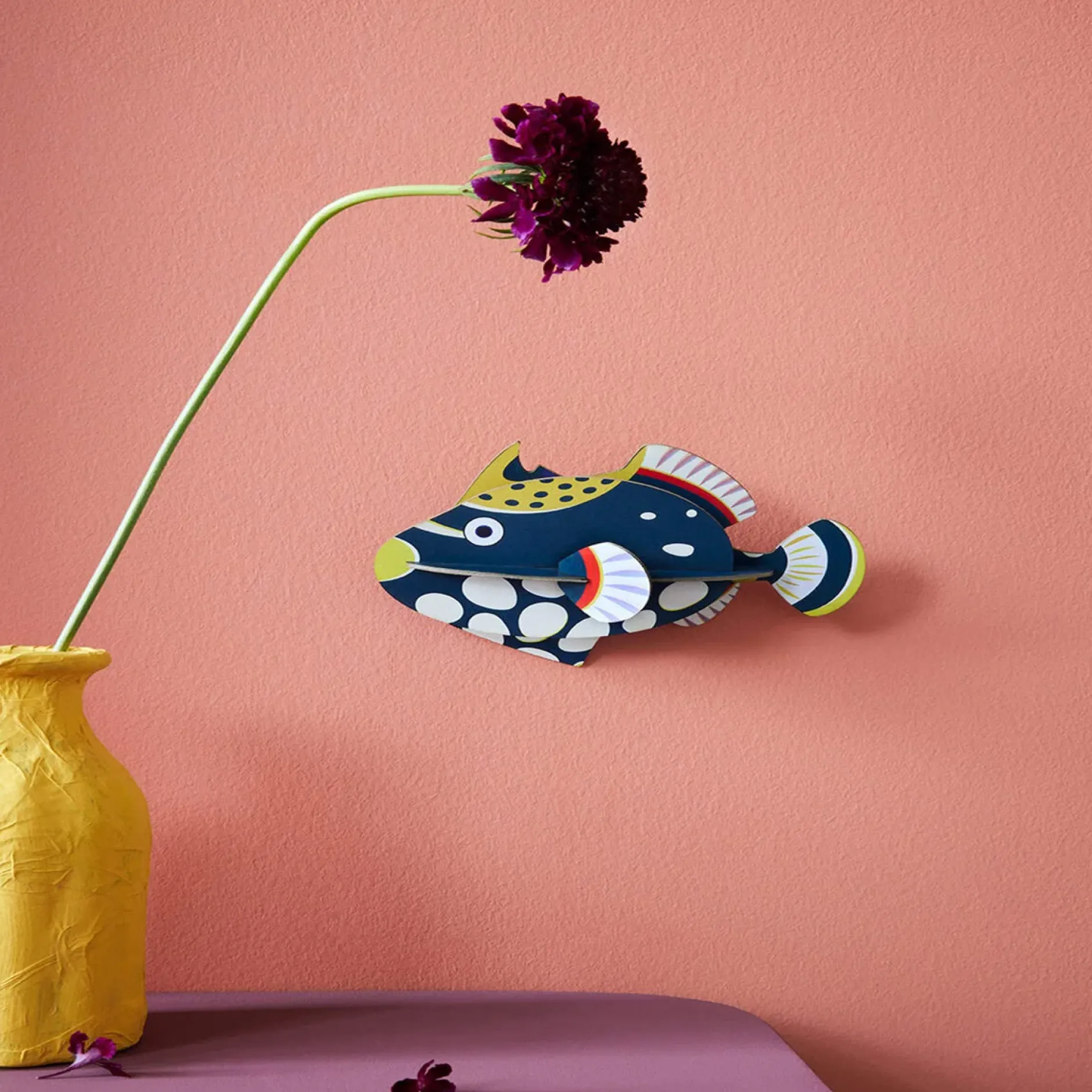 Wanddeko Papier 'Punktierter Fisch'