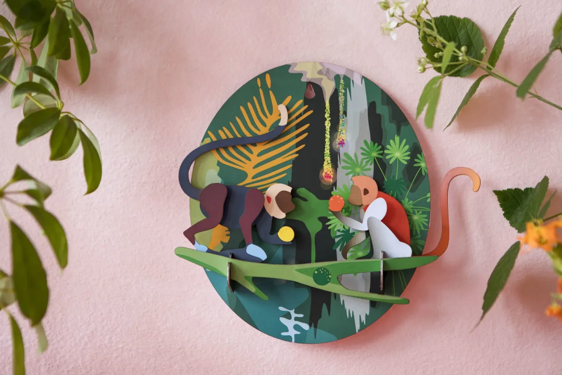 Wanddeko Papier 'Verspielter Affe'